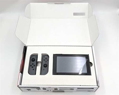 Nintendo Switch - Gray - Konsol - 2017 Model - SNR XAJ70016161477 (B Grade) (Genbrug)